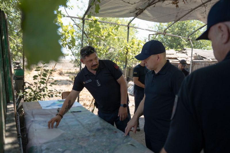 "Такого досвіду, як маєте ви - немає в жодній країні світу", - Максим Грицаєнко відвідав піротехніків на деокупованій Херсонщині ⤵️ "Такого досвіду, як маєте ви - немає в жодній країні світу", - Максим Грицаєнко відвідав піротехніків на деокупованій Херсонщині ⤵️
