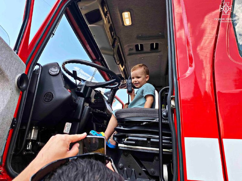🧑🚒Рятувальники провели громадську акцію «Запобігти. Врятувати. Допомогти.» для дітлахів 🧑🚒Рятувальники провели громадську акцію «Запобігти. Врятувати. Допомогти.» для дітлахів