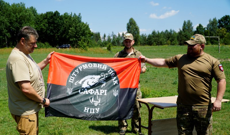🤝 Сьогодні привітали воїнів Гвардії наступу - бійців Штурмовий полк НПУ «Сафарі» з Днем Національної поліції України 🤝 Сьогодні привітали воїнів Гвардії наступу - бійців Штурмовий полк НПУ «Сафарі» з Днем Національної поліції України