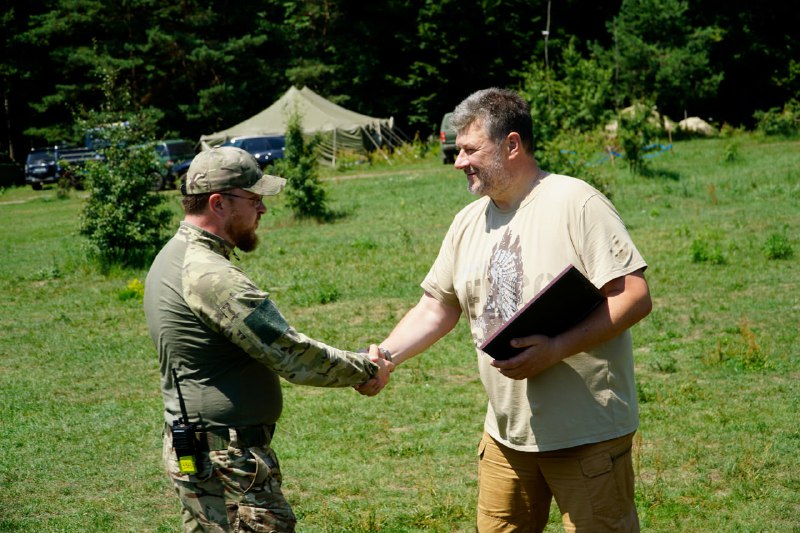 🤝 Сьогодні привітали воїнів Гвардії наступу - бійців Штурмовий полк НПУ «Сафарі» з Днем Національної поліції України 🤝 Сьогодні привітали воїнів Гвардії наступу - бійців Штурмовий полк НПУ «Сафарі» з Днем Національної поліції України