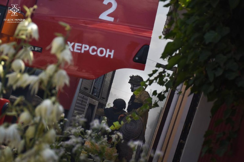 Херсон
⏺Протягом доби вибухи не вщухали. Ворог і зараз продовжує наносити удари по житловим кварталам міста. Херсон
⏺Протягом доби вибухи не вщухали. Ворог і зараз продовжує наносити удари по житловим кварталам міста.