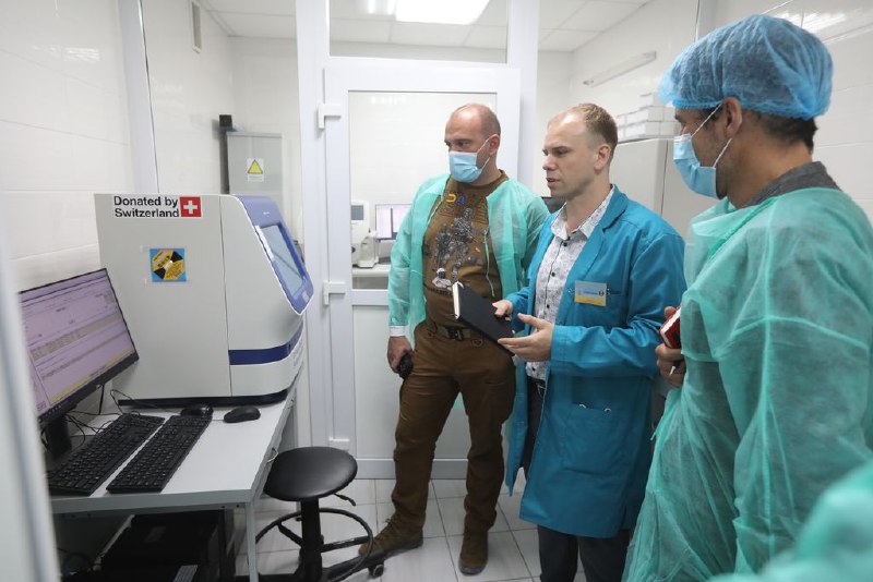 В Запорізькому науково-дослідному експертно-криміналістичному центрі МВС України разом з радником Посольства Швейцарії в Україні В Запорізькому науково-дослідному експертно-криміналістичному центрі МВС України разом з радником Посольства Швейцарії в Україні