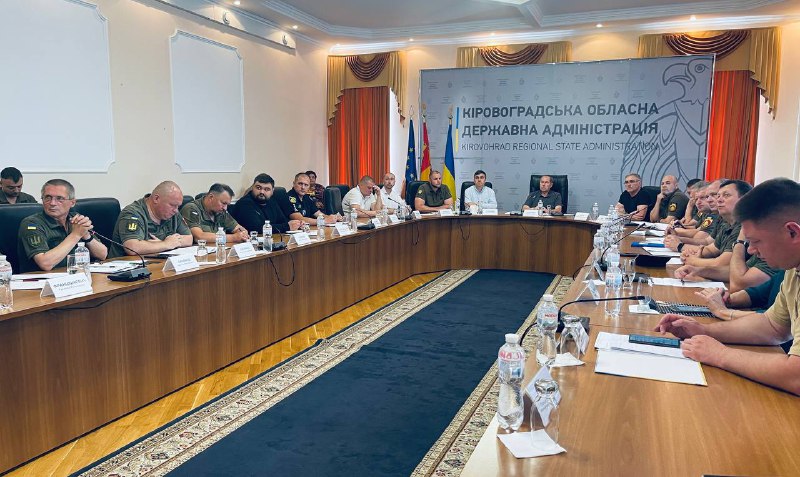 Кіровоградщина - тилова область.
Але пріоритетні задачі для кожної громади, для кожного району і міста незмінні з першого дня війни Кіровоградщина - тилова область.
Але пріоритетні задачі для кожної громади, для кожного району і міста незмінні з першого дня війни