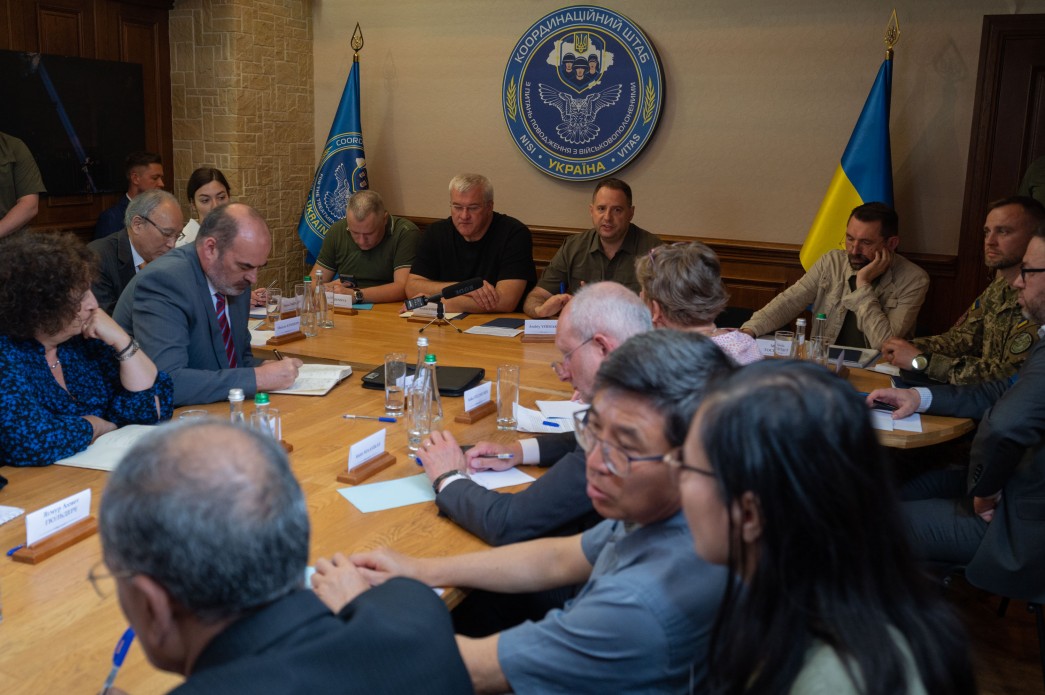 Андрій Єрмак провів другу зустріч із представниками іноземних дипломатичних місій щодо реалізації пунктів Формули миру Президента Володимира Зеленського Андрій Єрмак провів другу зустріч із представниками іноземних дипломатичних місій щодо реалізації пунктів Формули миру Президента Володимира Зеленського