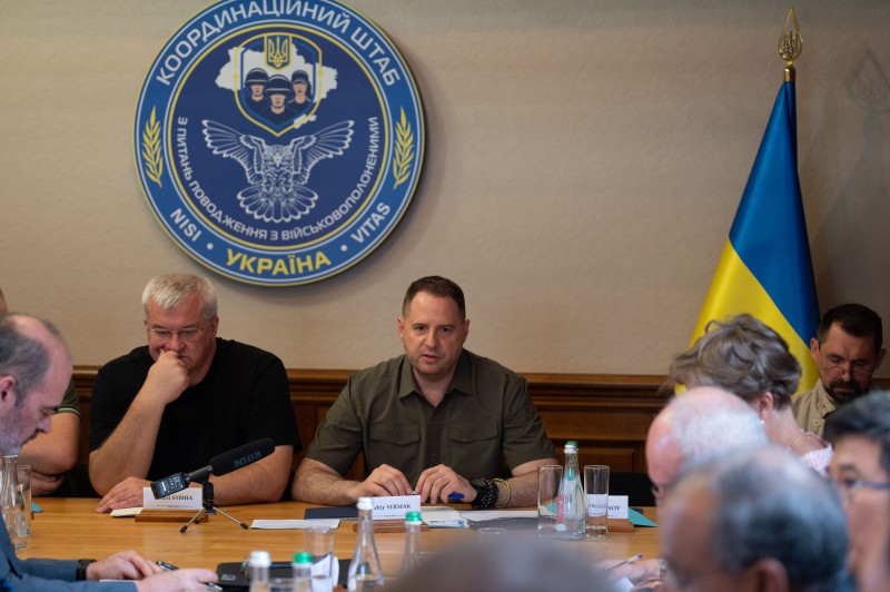Андрій Єрмак провів другу зустріч із представниками іноземних дипломатичних місій щодо реалізації пунктів Формули миру Президента Володимира Зеленського Андрій Єрмак провів другу зустріч із представниками іноземних дипломатичних місій щодо реалізації пунктів Формули миру Президента Володимира Зеленського