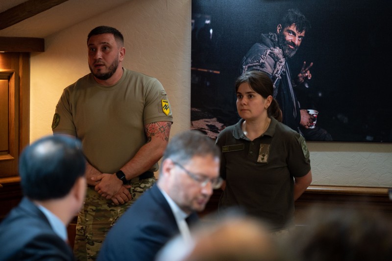 Андрій Єрмак провів другу зустріч із представниками іноземних дипломатичних місій щодо реалізації пунктів Формули миру Президента Володимира Зеленського Андрій Єрмак провів другу зустріч із представниками іноземних дипломатичних місій щодо реалізації пунктів Формули миру Президента Володимира Зеленського