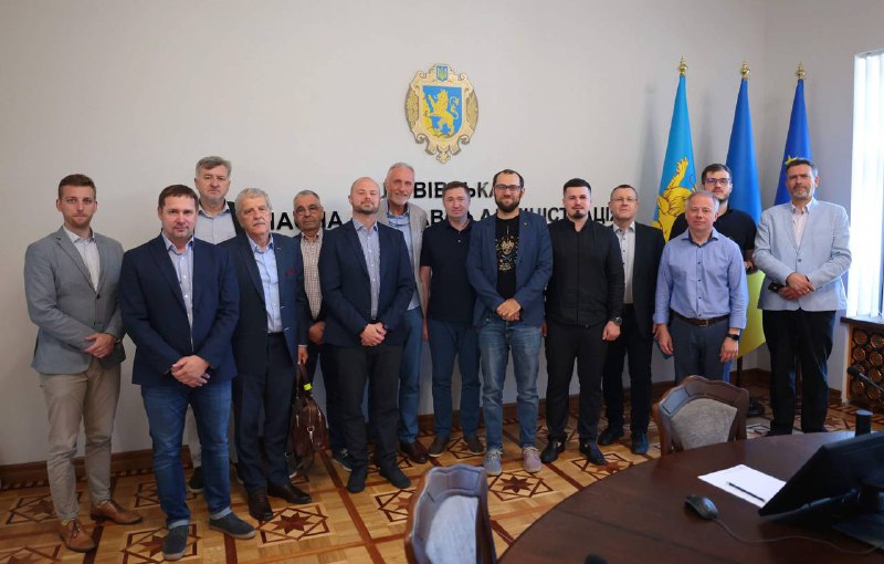 Зустрівся з делегацією з Чеської Республіки на чолі з Урядовим уповноваженим з питань відновлення України Томашем Копечни Зустрівся з делегацією з Чеської Республіки на чолі з Урядовим уповноваженим з питань відновлення України Томашем Копечни