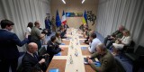 Безпека – це наше ключове завдання на саміті НАТО – Володимир Зеленський за результатами зустрічі з Єнсом Столтенбергом у Вільнюсі Безпека – це наше ключове завдання на саміті НАТО – Володимир Зеленський за результатами зустрічі з Єнсом Столтенбергом у Вільнюсі
