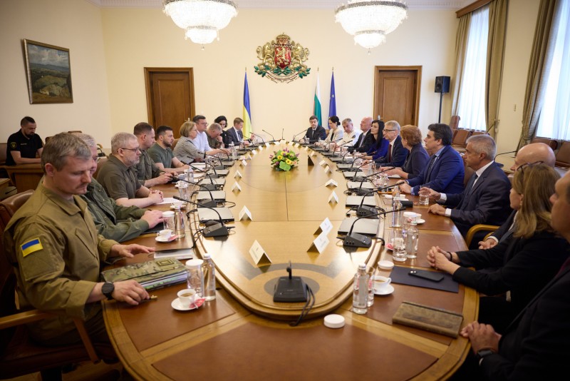 Болгарія є захисницею свободи й противницею геноцидної політики Росії – Президент України за результатами зустрічі з Прем'єр-міністром Ніколаєм Денковим Болгарія є захисницею свободи й противницею геноцидної політики Росії – Президент України за результатами зустрічі з Прем'єр-міністром Ніколаєм Денковим