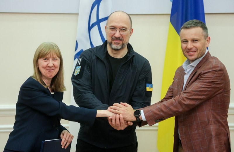 ⚡️ Україна отримає 1,5 млрд доларів позики від Світового банку під гарантії Уряду Японії. ⚡️ Україна отримає 1,5 млрд доларів позики від Світового банку під гарантії Уряду Японії.