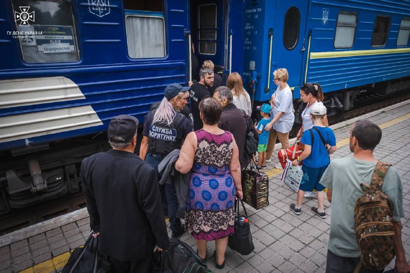 Донеччина: рятувальники щодня допомагають громадянам евакуйовуватися з небезпечних населених пунктів області Донеччина: рятувальники щодня допомагають громадянам евакуйовуватися з небезпечних населених пунктів області
