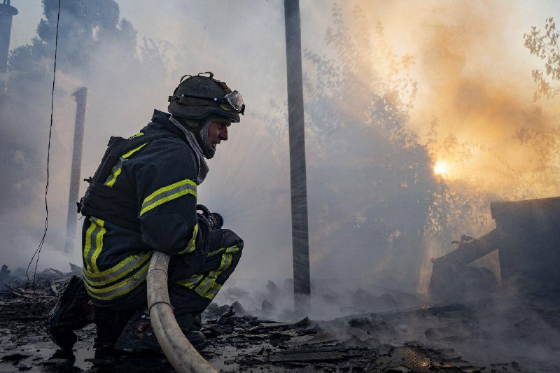 Херсонщина: 36 виїздів за добу, 11 з яких — на ліквідацію ворожих обстрілів💥 Саме у такому режимі працюють наші незламні рятувальники Херсонщина: 36 виїздів за добу, 11 з яких — на ліквідацію ворожих обстрілів💥 Саме у такому режимі працюють наші незламні рятувальники
