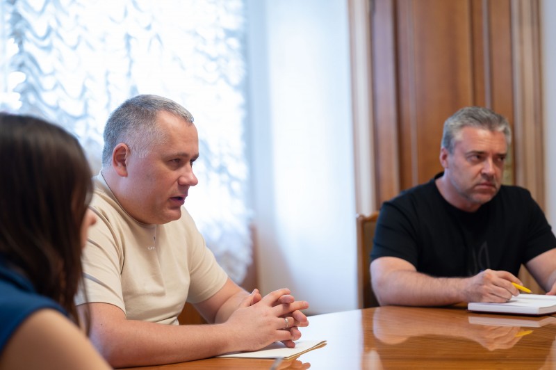 Ігор Жовква провів зустріч із президентом Асоціації європейських торгово-промислових палат Володимиром Длоугі Ігор Жовква провів зустріч із президентом Асоціації європейських торгово-промислових палат Володимиром Длоугі