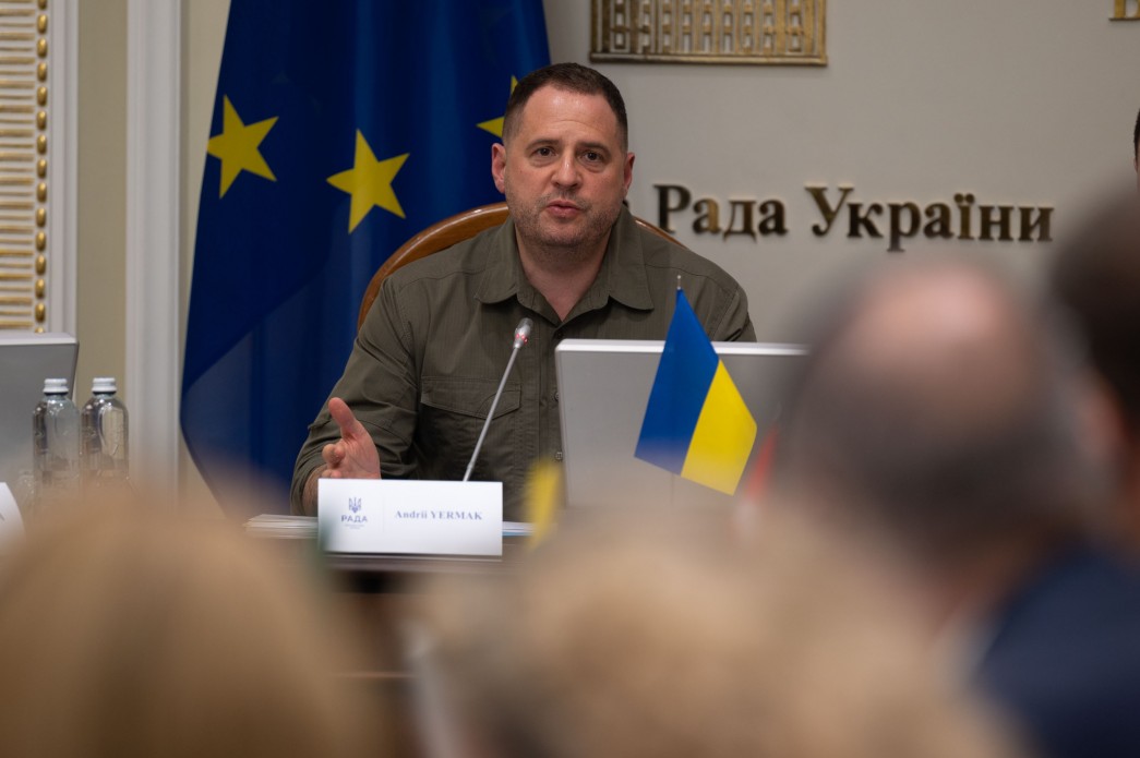 Керівник Офісу Президента обговорив реалізацію Формули миру Володимира Зеленського з представниками дипломатичних місій, акредитованих в Україні Керівник Офісу Президента обговорив реалізацію Формули миру Володимира Зеленського з представниками дипломатичних місій, акредитованих в Україні