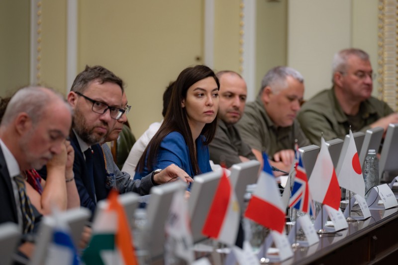 Керівник Офісу Президента обговорив реалізацію Формули миру Володимира Зеленського з представниками дипломатичних місій, акредитованих в Україні Керівник Офісу Президента обговорив реалізацію Формули миру Володимира Зеленського з представниками дипломатичних місій, акредитованих в Україні