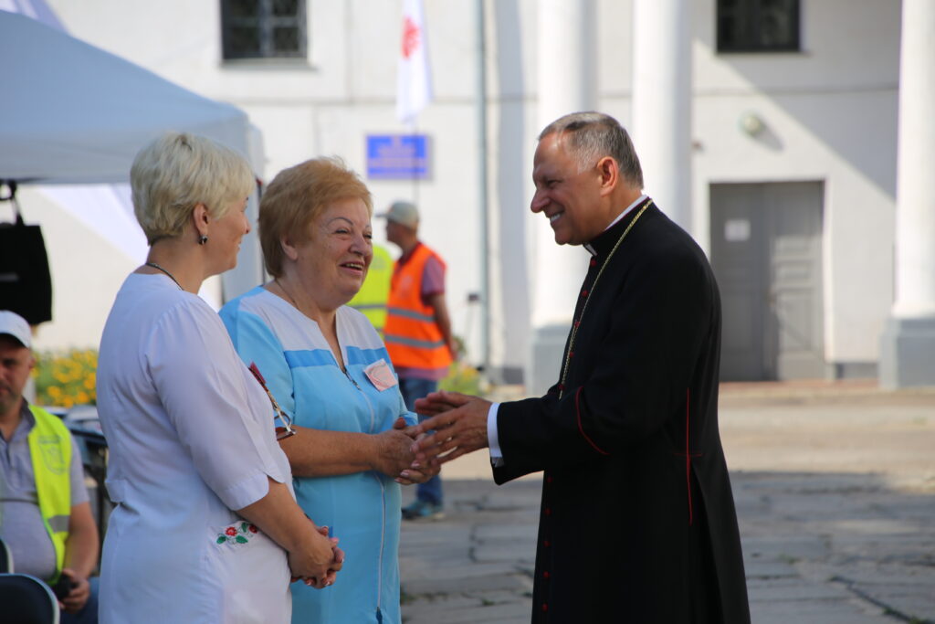 «Мати Милосердя, заступайся за Україну»: центральні святкування у Бердичеві «Мати Милосердя, заступайся за Україну»: центральні святкування у Бердичеві