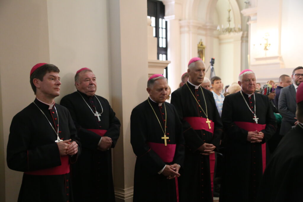 «Мати Милосердя, заступайся за Україну»: центральні святкування у Бердичеві «Мати Милосердя, заступайся за Україну»: центральні святкування у Бердичеві