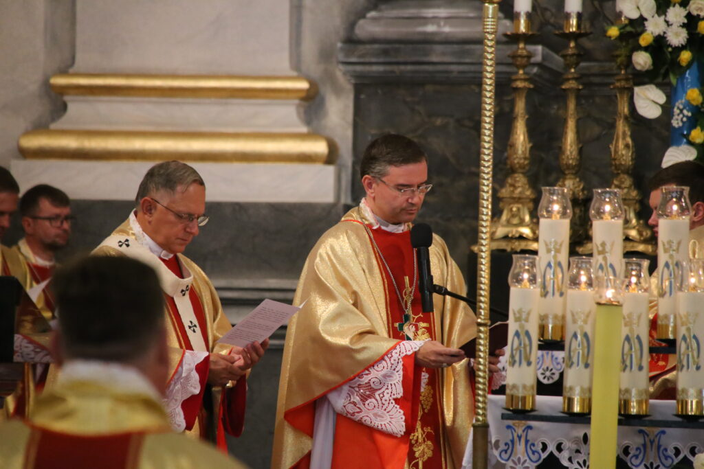 «Мати Милосердя, заступайся за Україну»: центральні святкування у Бердичеві «Мати Милосердя, заступайся за Україну»: центральні святкування у Бердичеві