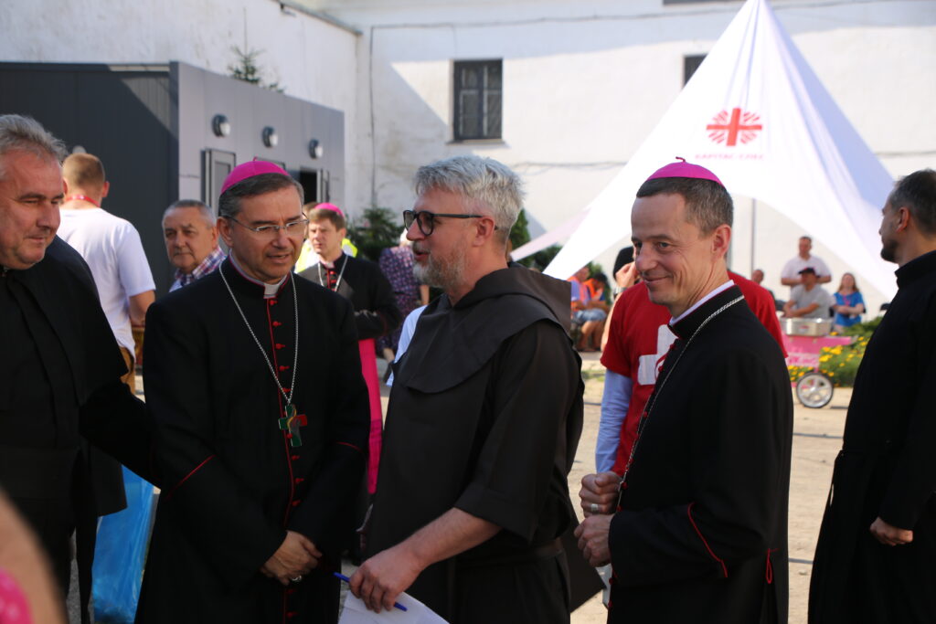 «Мати Милосердя, заступайся за Україну»: центральні святкування у Бердичеві «Мати Милосердя, заступайся за Україну»: центральні святкування у Бердичеві