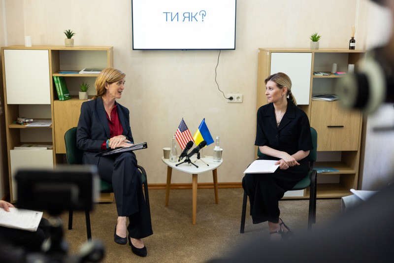 Олена Зеленська: Якісна психологічна допомога має з’явитися навіть у сільській амбулаторії Олена Зеленська: Якісна психологічна допомога має з’явитися навіть у сільській амбулаторії