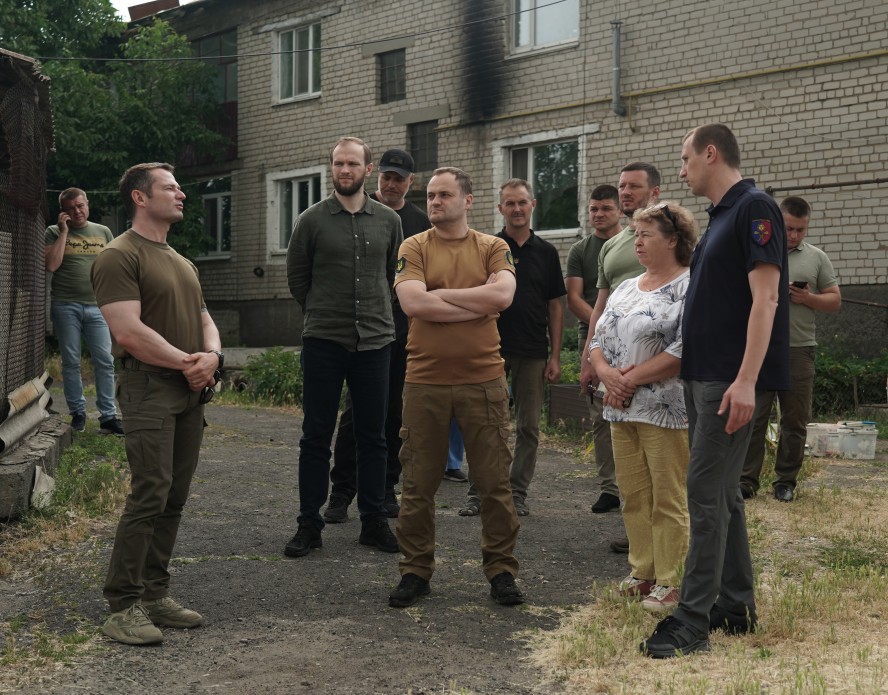 Пліч-о-пліч: 15 регіонів України долучаються до відновлення населених пунктів Херсонщини Пліч-о-пліч: 15 регіонів України долучаються до відновлення населених пунктів Херсонщини
