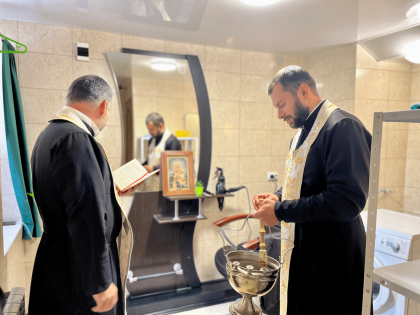 При катедральному соборі м. Чернівці відкрито соціальну перукарню При катедральному соборі м. Чернівці відкрито соціальну перукарню