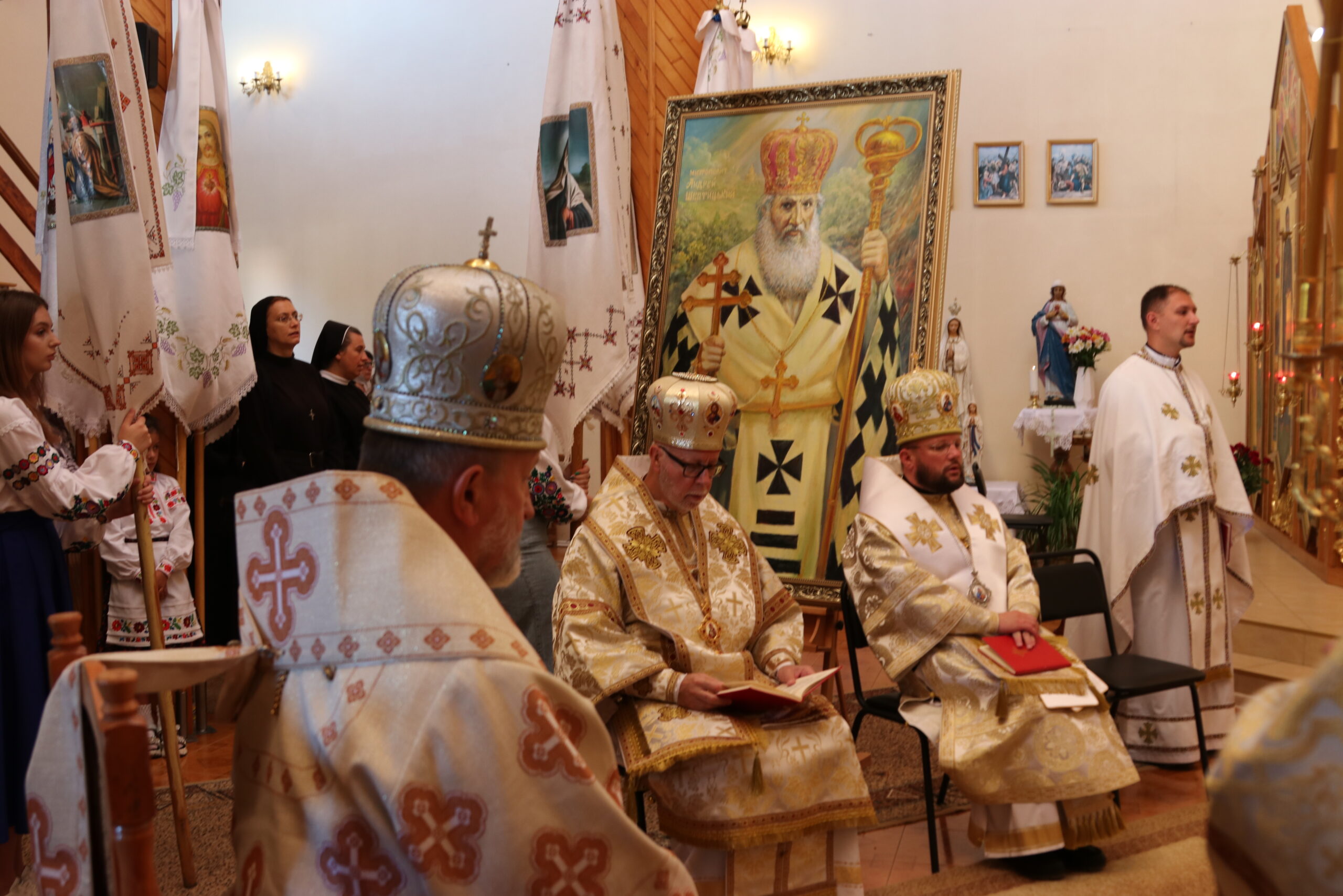 «Слова митрополита Андрея були скелею і твердинею, а молитва – яскравим світлом»: відбулася щорічна архиєпархіяльна проща до Прилбич «Слова митрополита Андрея були скелею і твердинею, а молитва – яскравим світлом»: відбулася щорічна архиєпархіяльна проща до Прилбич