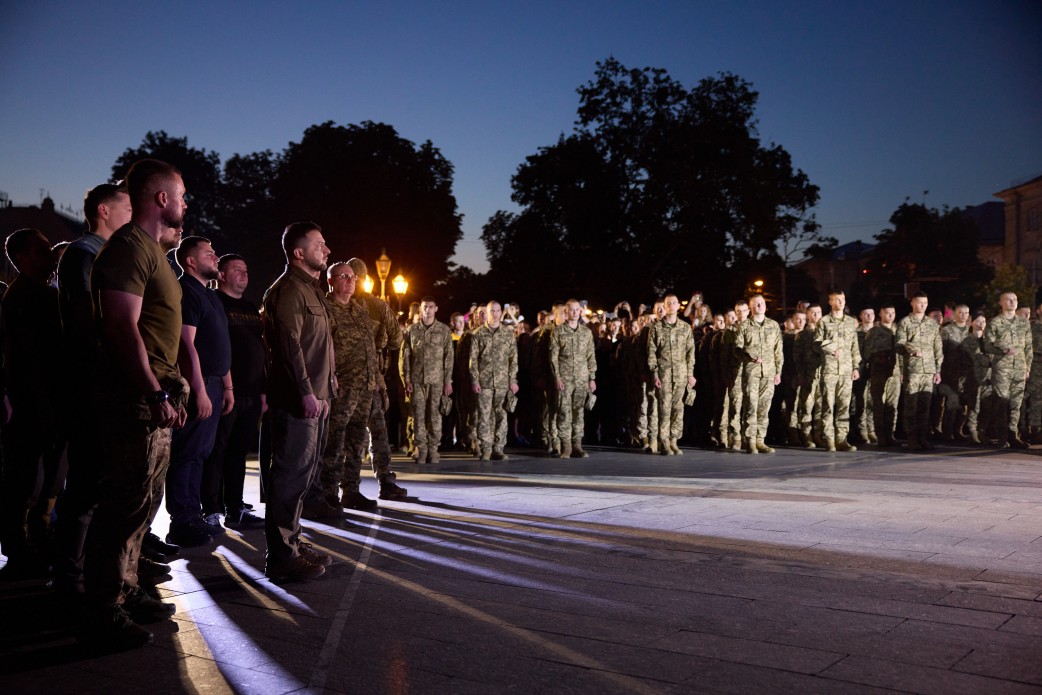 У Львові Президент узяв участь у молебні за Україну У Львові Президент узяв участь у молебні за Україну