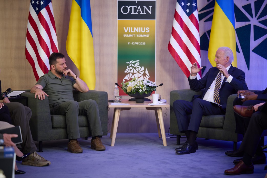 У Вільнюсі Володимир Зеленський зустрівся з Джозефом Байденом У Вільнюсі Володимир Зеленський зустрівся з Джозефом Байденом