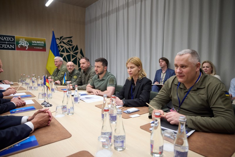У Вільнюсі Володимир Зеленський зустрівся з Олафом Шольцом У Вільнюсі Володимир Зеленський зустрівся з Олафом Шольцом