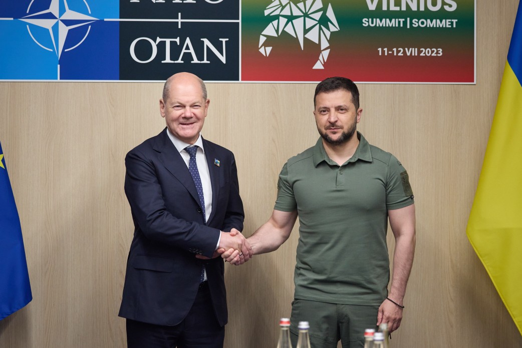 У Вільнюсі Володимир Зеленський зустрівся з Олафом Шольцом У Вільнюсі Володимир Зеленський зустрівся з Олафом Шольцом