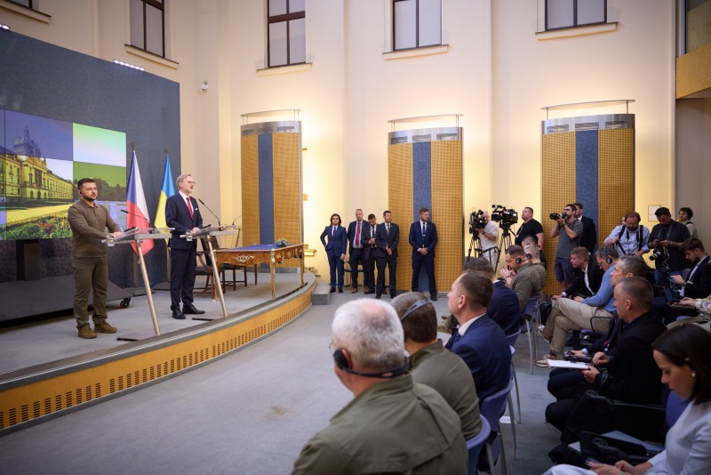 Україна потребує далекобійної зброї не лише для наступальних операцій, а й для оборони – Президент Україна потребує далекобійної зброї не лише для наступальних операцій, а й для оборони – Президент