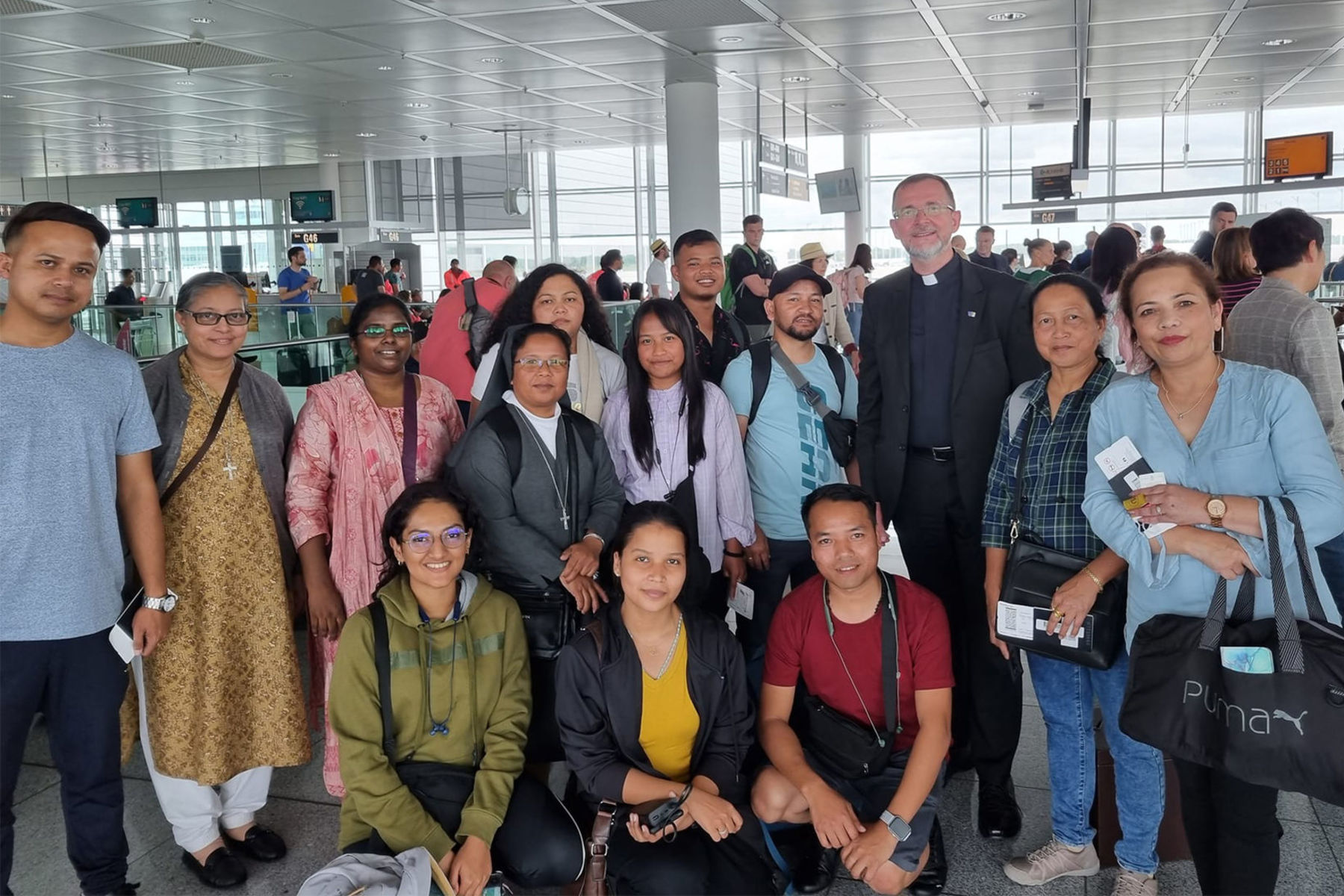 Владика Богдан Дзюрах розповів про зворушливу до сліз зустріч по дорозі до Лісабона