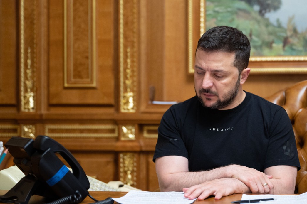 Володимир Зеленський обговорив з Прем'єр-міністром Швеції оборонну підтримку України та координацію на шляху до НАТО Володимир Зеленський обговорив з Прем'єр-міністром Швеції оборонну підтримку України та координацію на шляху до НАТО