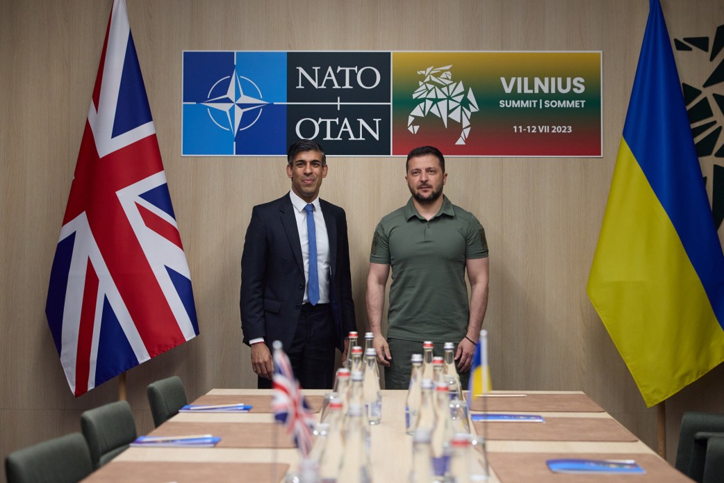 Володимир Зеленський зустрівся у Вільнюсі з Марком Рютте Володимир Зеленський зустрівся у Вільнюсі з Марком Рютте