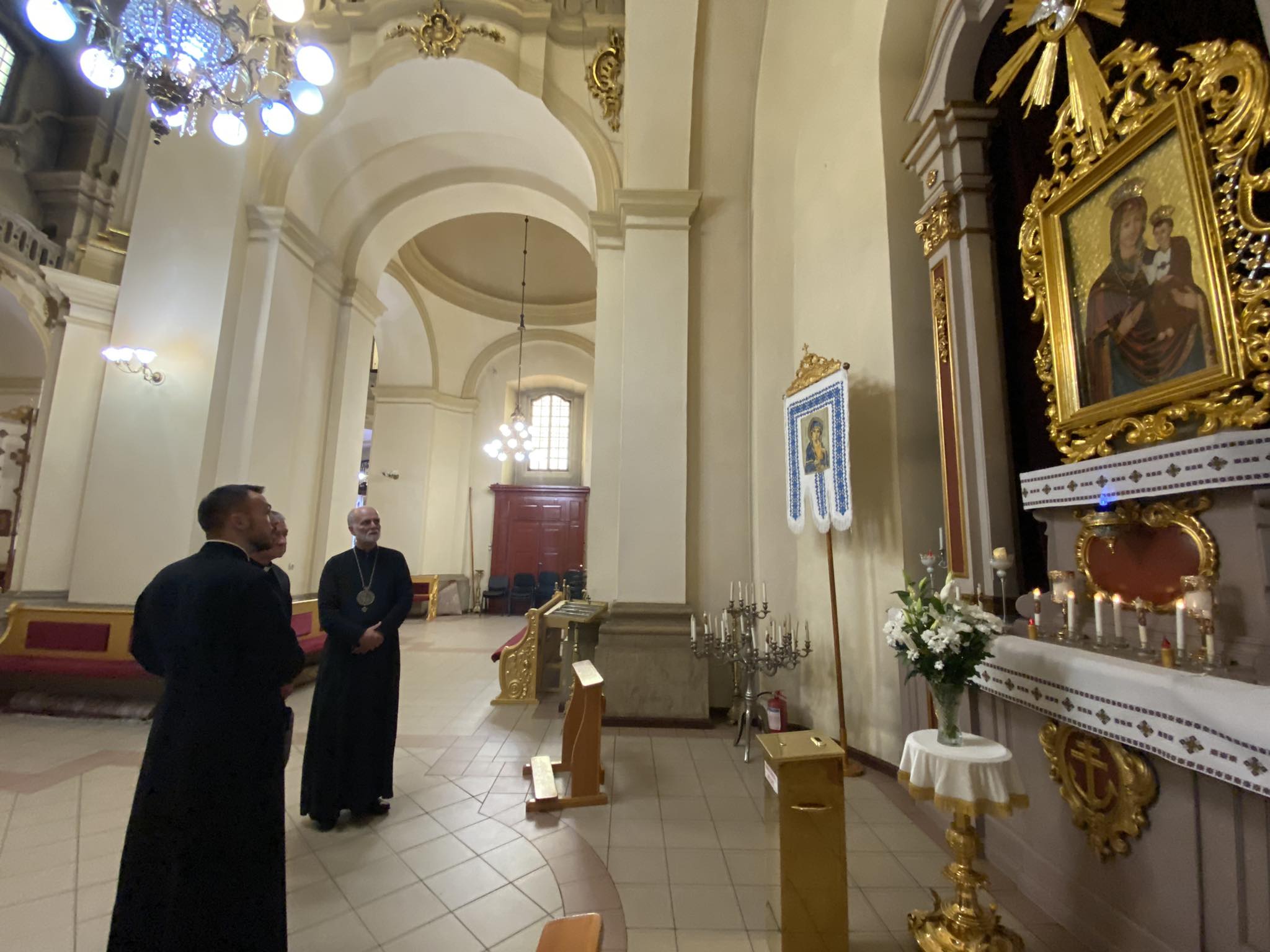 «Запевняю Україну у молитовній підтримці», — Архиєпископ Чикаго кардинал Блейз Супіч відвідав Львівську Архиєпархію «Запевняю Україну у молитовній підтримці», — Архиєпископ Чикаго кардинал Блейз Супіч відвідав Львівську Архиєпархію