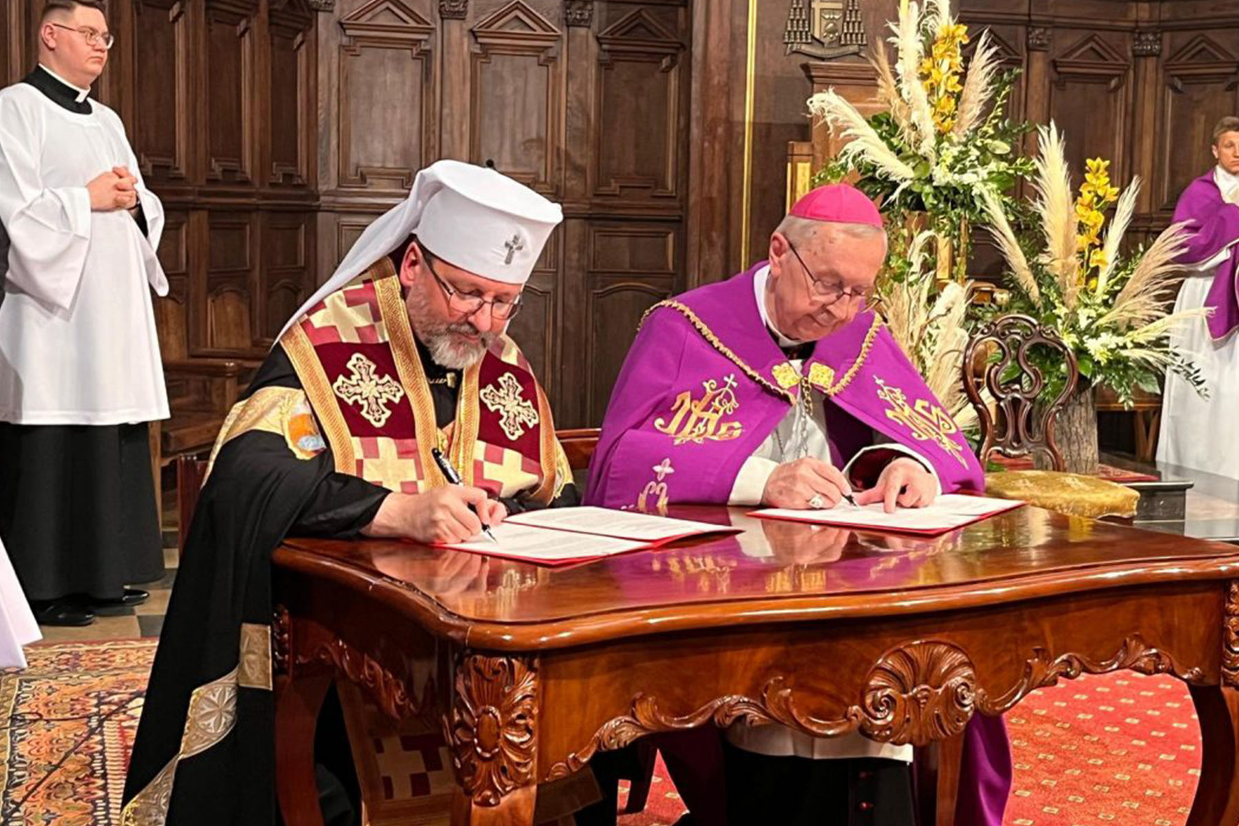 &laquo;Записуємо нові важливі сторінки в&nbsp;книзі примирення&raquo;,&nbsp;&mdash; Глава УГКЦ та&nbsp;очільник польського єпископату у&nbsp;спільній Заяві