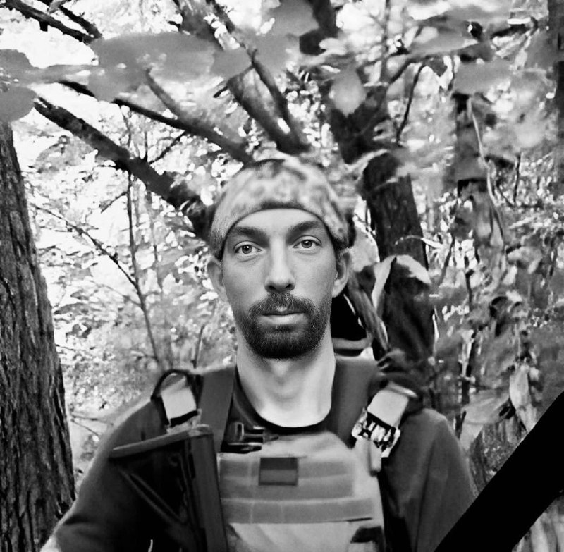 9:00 - хвилина мовчання за усіма полеглими в російсько-українській війні.
🕯️Сьогодні знов схиляємо голови у глибокій скорботі 9:00 - хвилина мовчання за усіма полеглими в російсько-українській війні.
🕯️Сьогодні знов схиляємо голови у глибокій скорботі