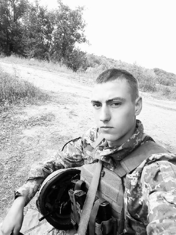 🕯9:00 - хвилина мовчання за усіма полеглими в російсько-українській війні. 🕯9:00 - хвилина мовчання за усіма полеглими в російсько-українській війні.