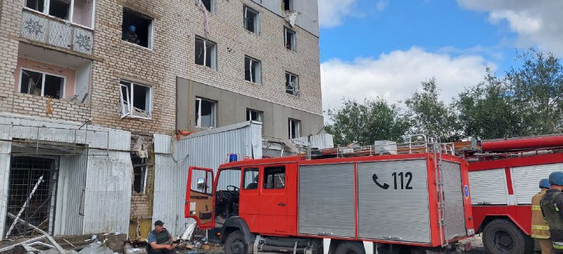 Надзвичайники ліквідували пожежу внаслідок обстрілу в місті Оріхів ⤵️ Надзвичайники ліквідували пожежу внаслідок обстрілу в місті Оріхів ⤵️