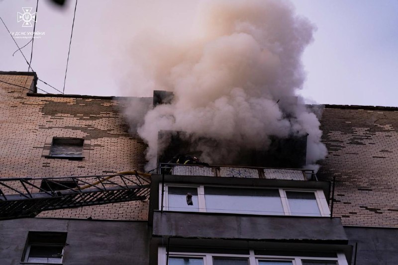 Хмельницький: 6 врятованих життів, серед яких 3 дитини – горіла квартира у багатоповерхівці 🔥
Близько 5:00 на вул Хмельницький: 6 врятованих життів, серед яких 3 дитини – горіла квартира у багатоповерхівці 🔥
Близько 5:00 на вул