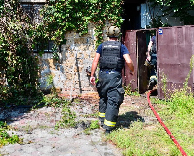 Херсонщина щодня страждає від атак окупантів
Протягом минулої доби рятувальники ліквідували 5 пожеж, 3 з яких виникли через ворожі обстріли Херсонщина щодня страждає від атак окупантів
Протягом минулої доби рятувальники ліквідували 5 пожеж, 3 з яких виникли через ворожі обстріли