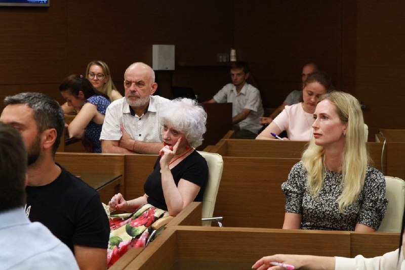 Оперативно реагуємо на виклики перед малим та середнім бізнесом в регіоні, що виникають в умовах повномасштабної війни Оперативно реагуємо на виклики перед малим та середнім бізнесом в регіоні, що виникають в умовах повномасштабної війни