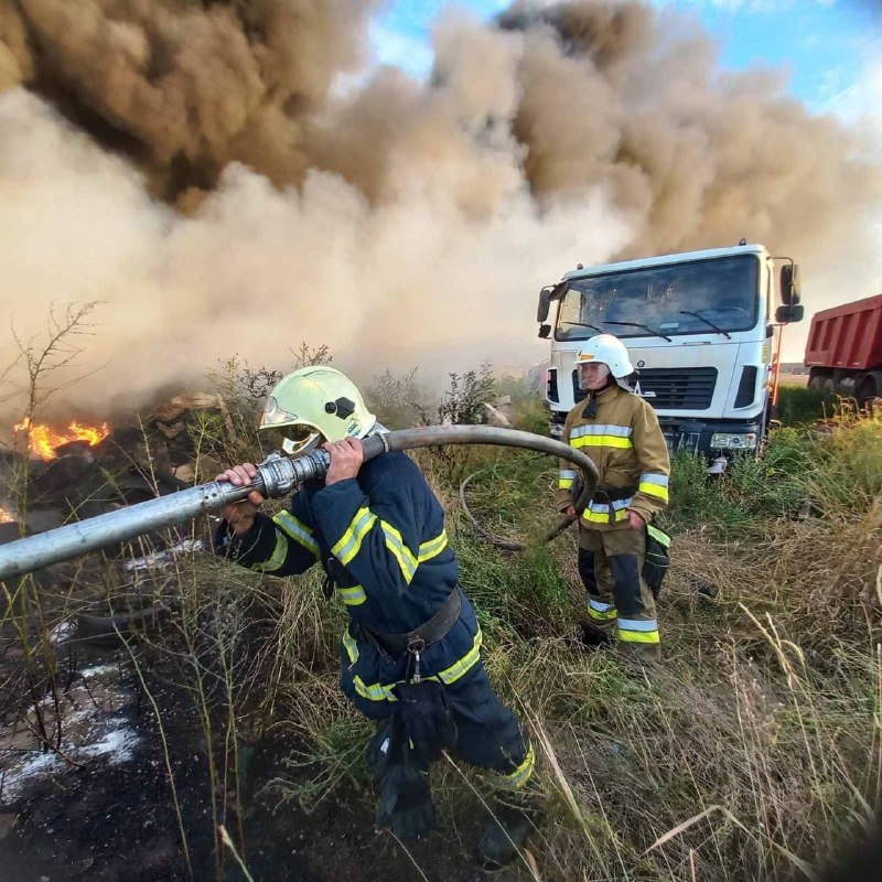 Рятувальники Миколаївщини шість разів залучались до ліквідації пожеж сухої трави, чагарників та пожнивних залишків Рятувальники Миколаївщини шість разів залучались до ліквідації пожеж сухої трави, чагарників та пожнивних залишків