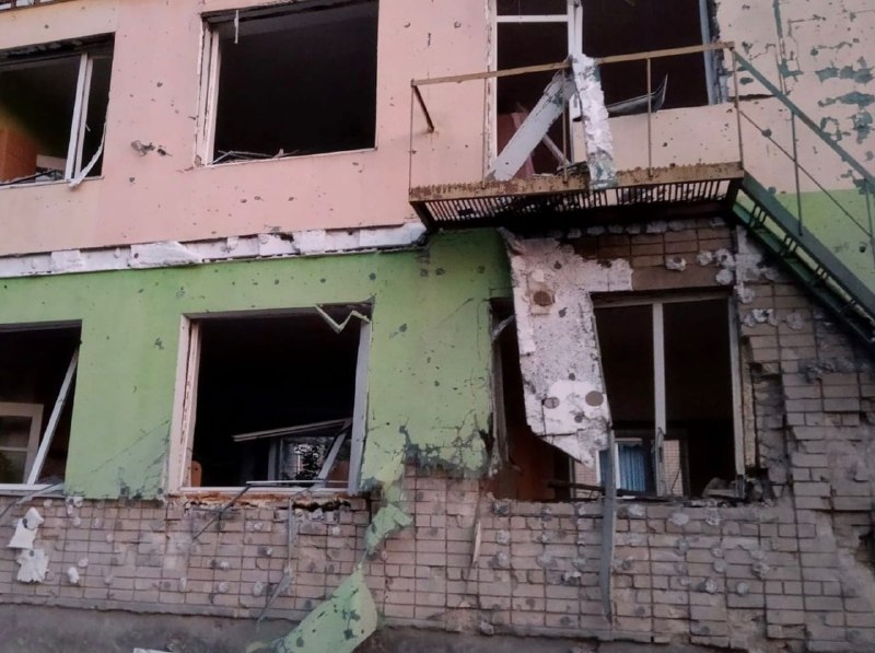 ❗️Ворог продовжує нищити навчальні заклади Херсонщини.
Сьогодні вночі противник наніс удар по одному з навчальних закладів м ❗️Ворог продовжує нищити навчальні заклади Херсонщини.
Сьогодні вночі противник наніс удар по одному з навчальних закладів м