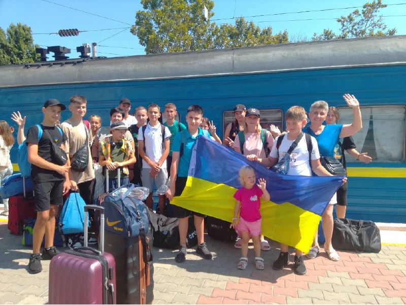 Шістдесят дітей з Херсонського та Бериславського районів вирушили на тимчасове проживання до Румунії🇷🇴 Шістдесят дітей з Херсонського та Бериславського районів вирушили на тимчасове проживання до Румунії🇷🇴