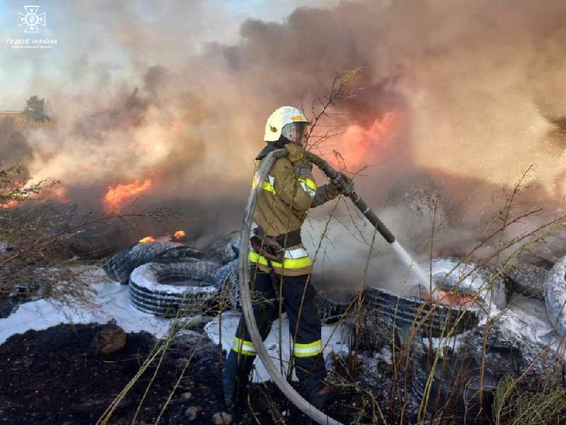 Рятувальники Миколаївщини шість разів залучались до ліквідації пожеж сухої трави, чагарників та пожнивних залишків Рятувальники Миколаївщини шість разів залучались до ліквідації пожеж сухої трави, чагарників та пожнивних залишків