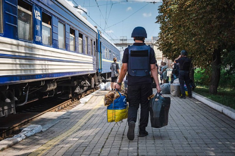 ❗На території Донеччини триває евакуація місцевих мешканців до більш безпечних регіонів країни. ❗На території Донеччини триває евакуація місцевих мешканців до більш безпечних регіонів країни.