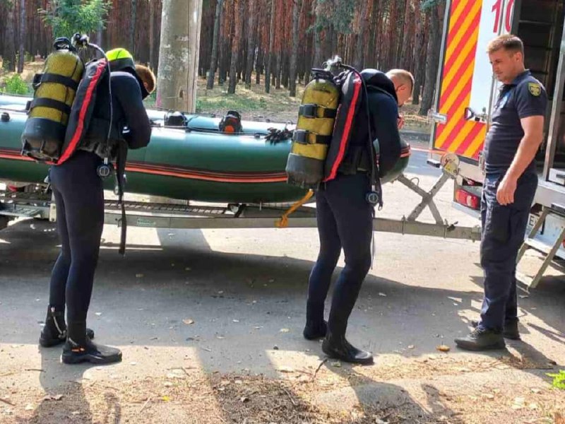 Миколаїв: о 12:55 26 серпня водолази знайшли тіло потонулого підлітка 2009 р.н.⤵️
Нагадаємо, він зник вчора ввечері Миколаїв: о 12:55 26 серпня водолази знайшли тіло потонулого підлітка 2009 р.н.⤵️
Нагадаємо, він зник вчора ввечері