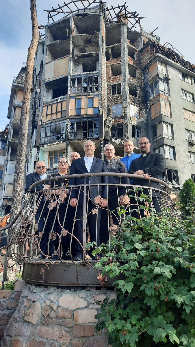 Австралійські єпископи відвідали зранені війною Київ, Ірпінь та Бучу Австралійські єпископи відвідали зранені війною Київ, Ірпінь та Бучу